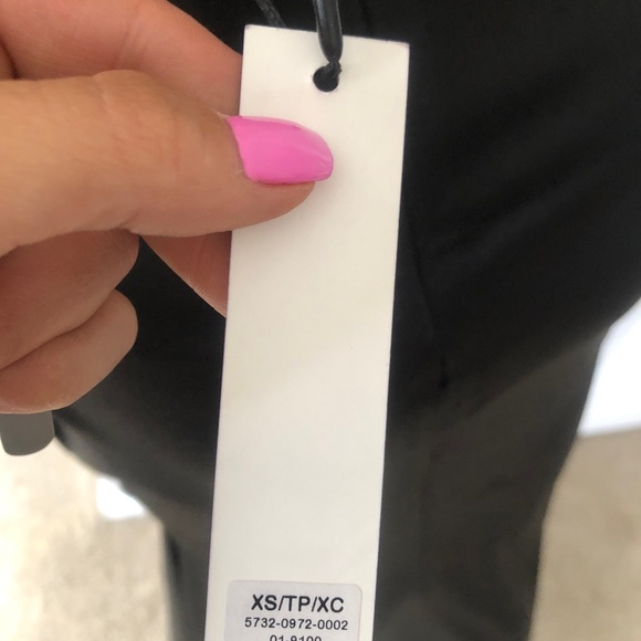 Gown - Picture 4 of 4